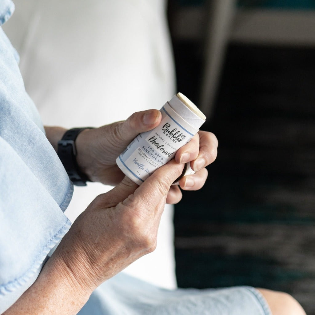 Bubbles & Balms vegan deodorant for sensitive skin easily pushes up from the bottom in its&